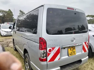 Toyota HiAce 2016 Silver