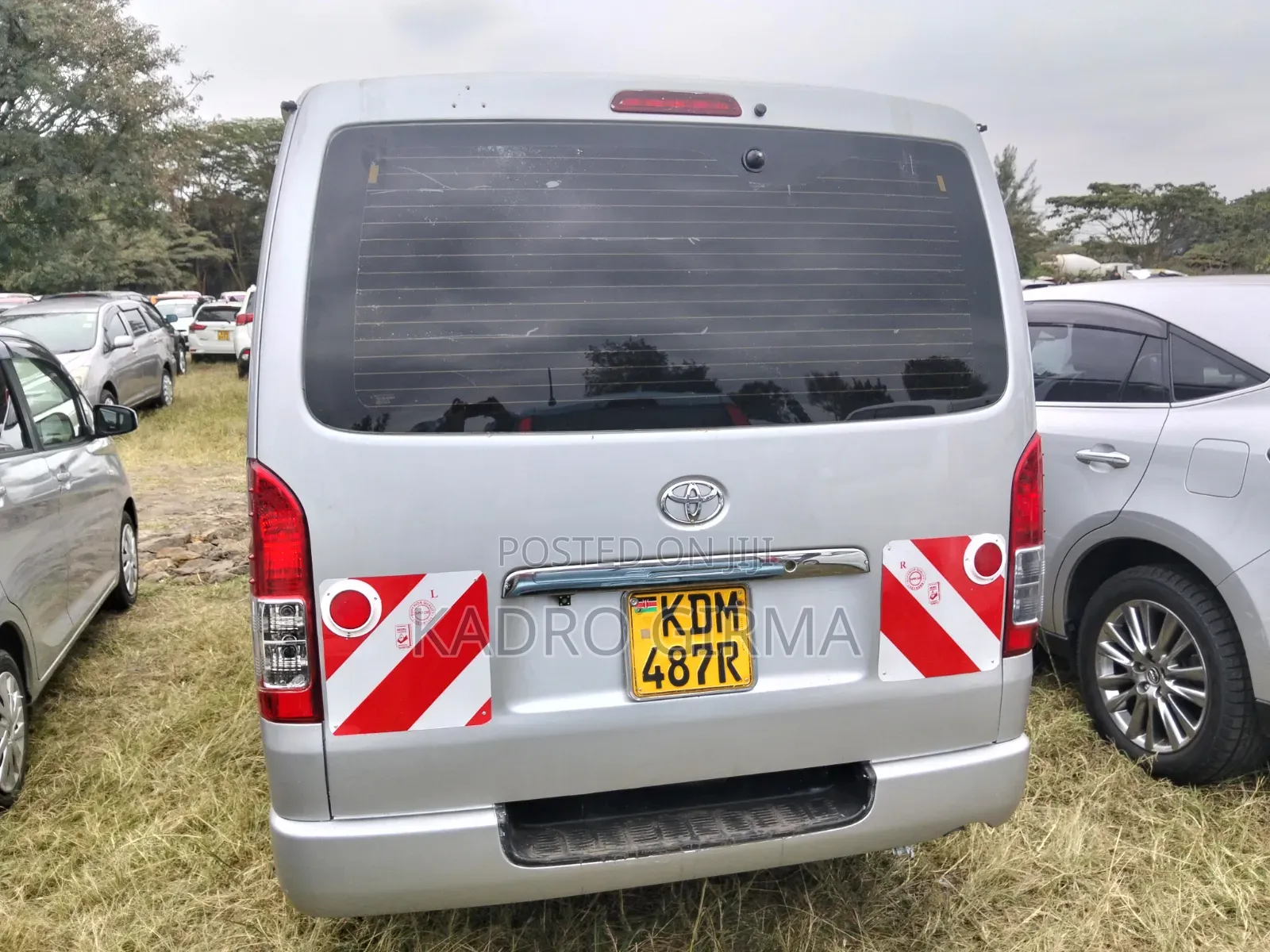 Toyota HiAce 2016 Silver
