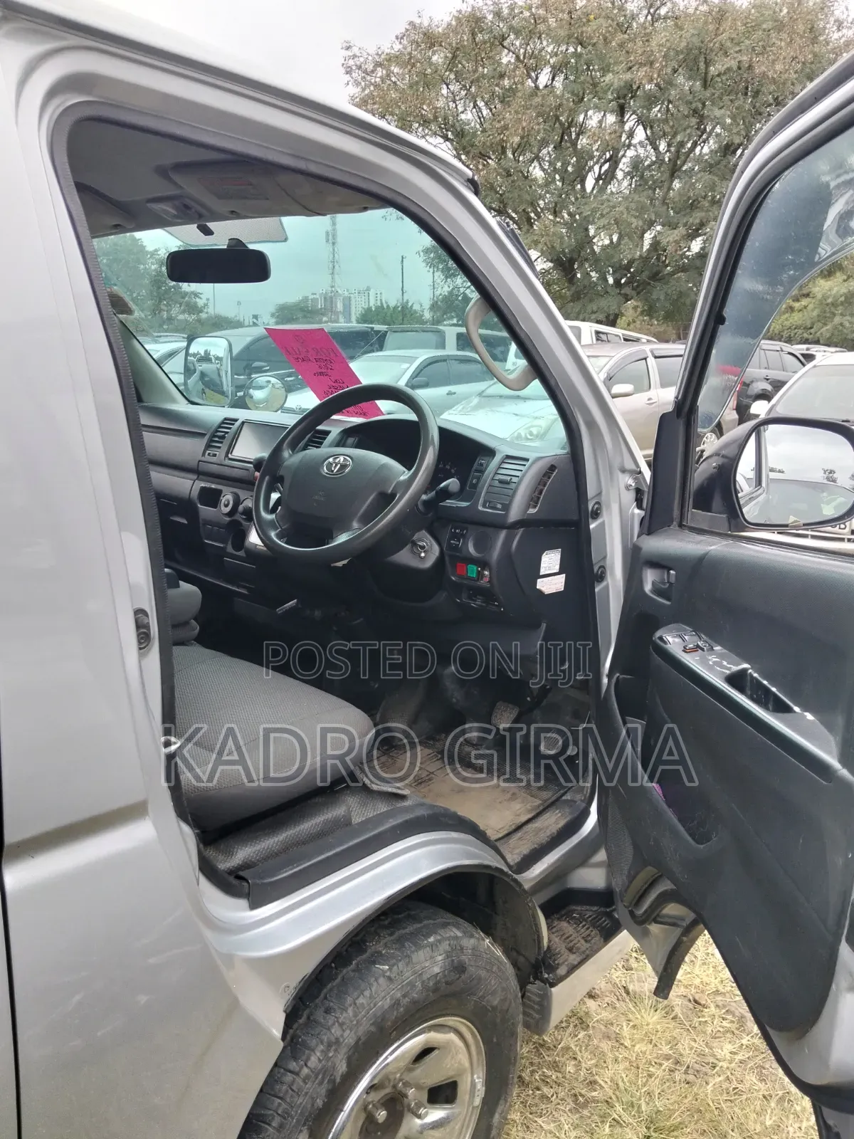 Toyota HiAce 2016 Silver
