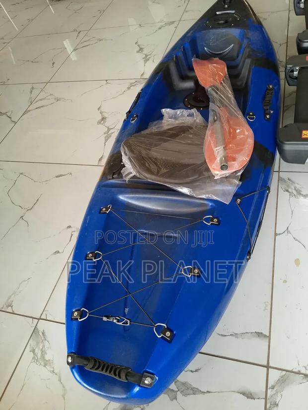 Single Person Kayak – Lightweight Easy to Paddle
