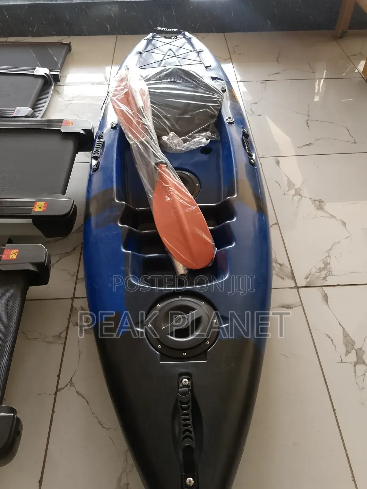 Single Person Kayak – Lightweight Easy to Paddle