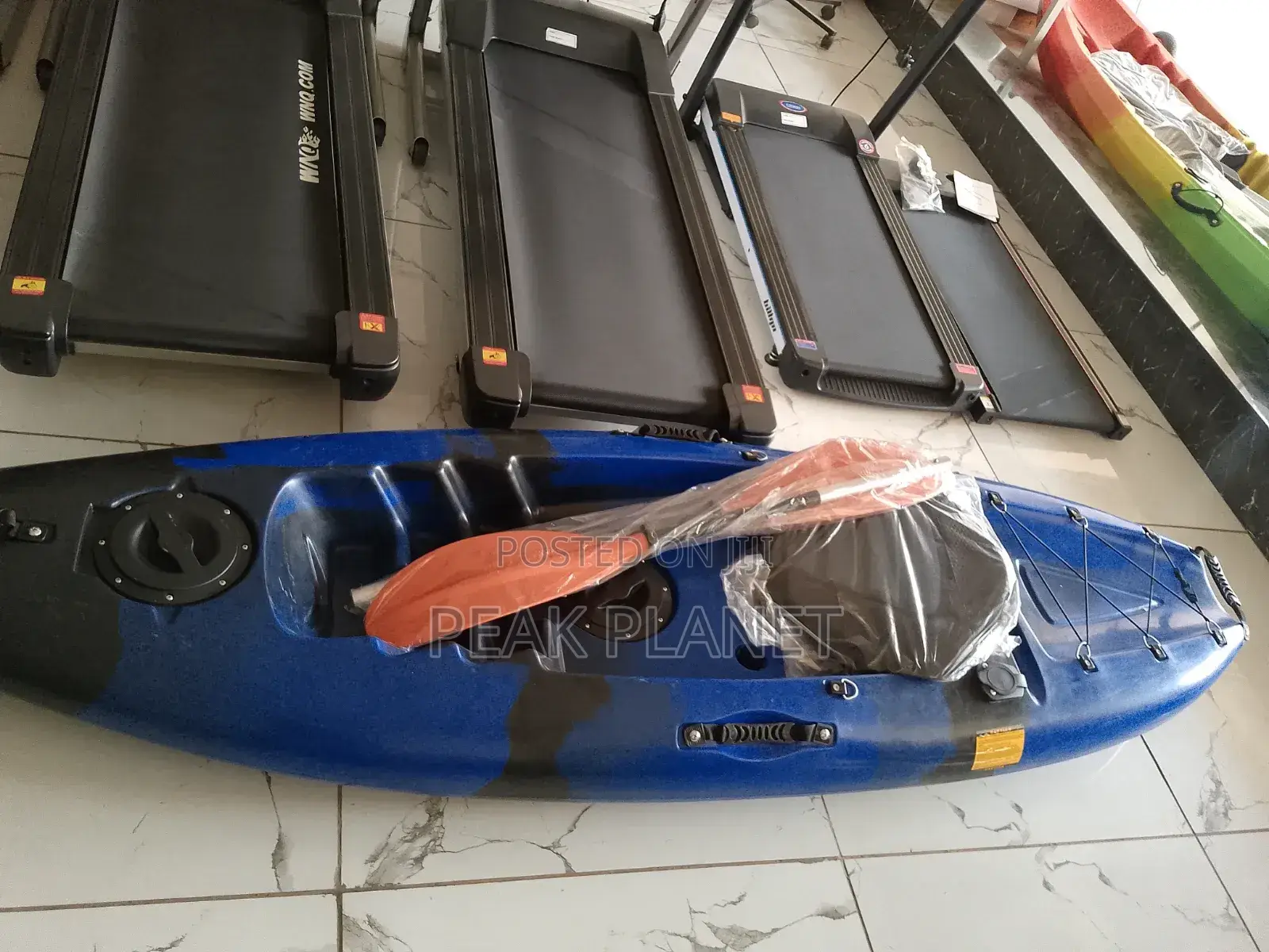 Single Person Kayak – Lightweight Easy to Paddle