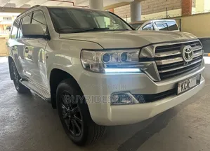 Toyota Land Cruiser 2012 White