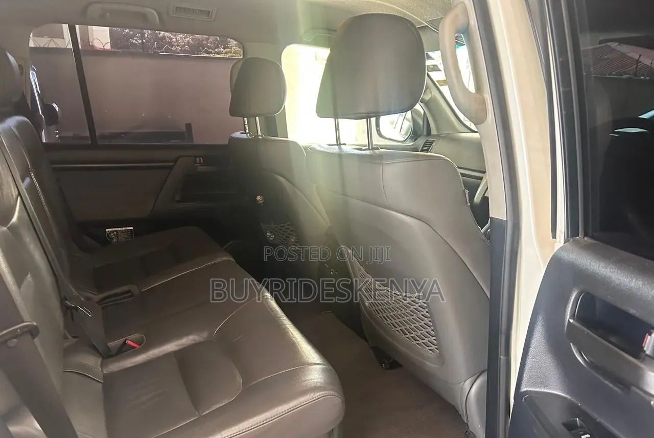 Toyota Land Cruiser 2012 White