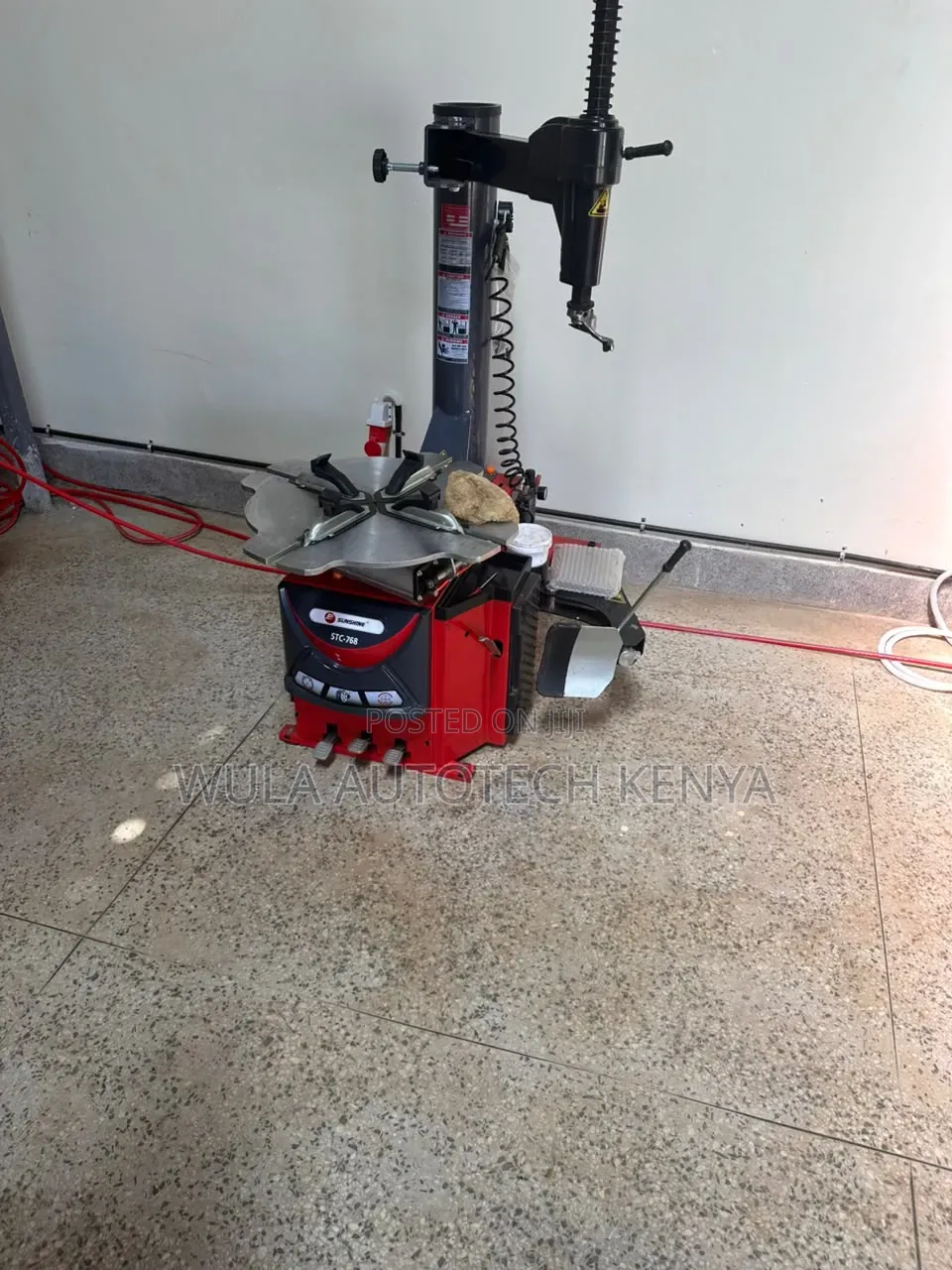Smooth Foot Pedal Control Tyre Changer STC-768 Sunshine
