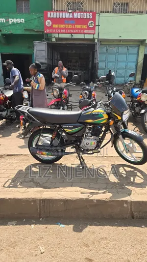 Bajaj Boxer 125 2025 Brown