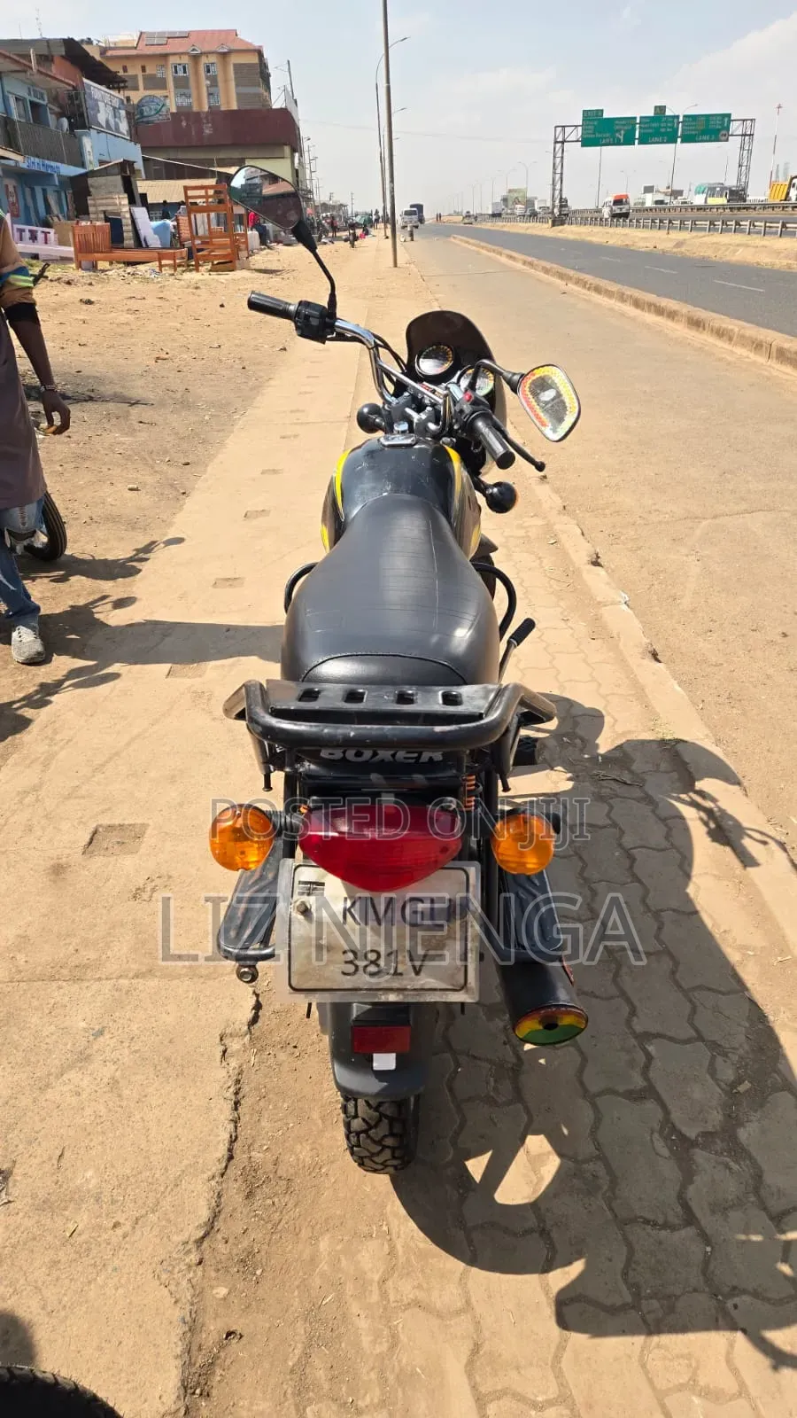 Bajaj Boxer 125 2025 Brown