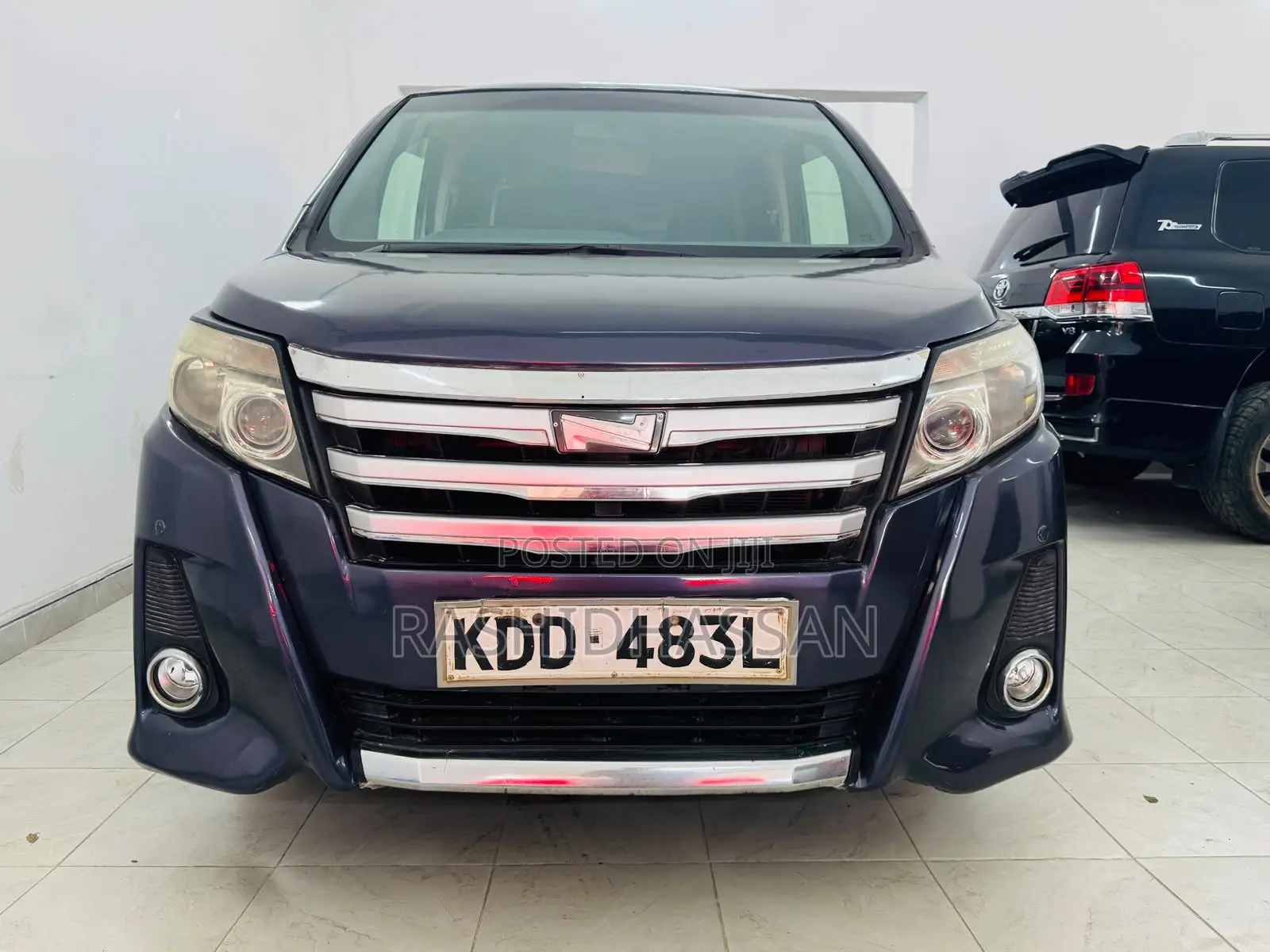 Toyota Noah 2014 Blue