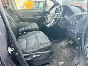 Toyota Noah 2014 Blue
