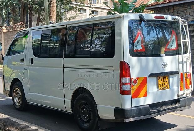 Toyota HiAce 2016 White - thumbnail 3