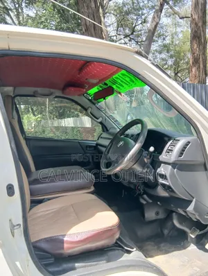 Toyota HiAce 2016 White
