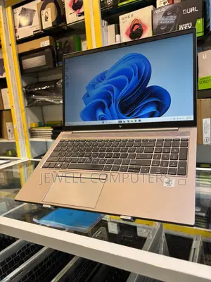 Laptop HP ZBook Firefly 15 G7 16GB Intel Core i7 SSD 256GB