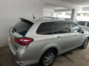 Toyota Corolla Fielder 2018 Silver