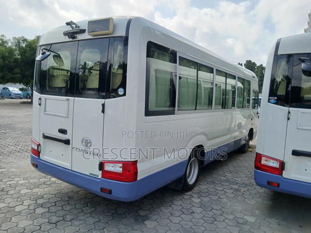 Toyota Coaster 2019 White - thumbnail 6