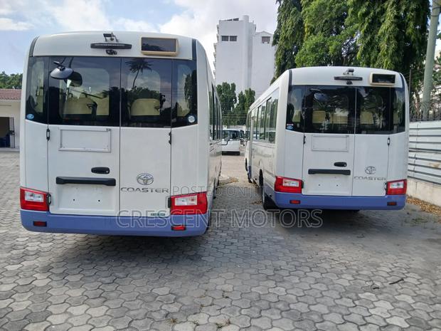 Toyota Coaster 2019 White - thumbnail 8