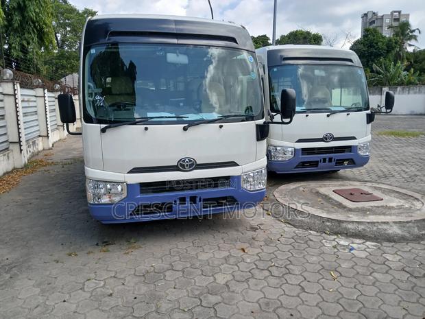 Toyota Coaster 2019 White - thumbnail 14