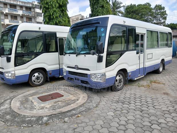 Toyota Coaster 2019 White - thumbnail 16