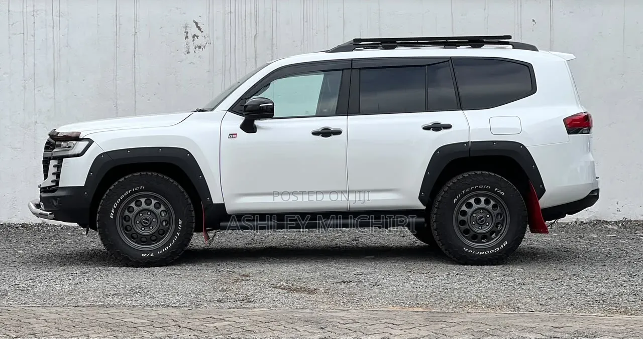 Toyota Land Cruiser 2023 White