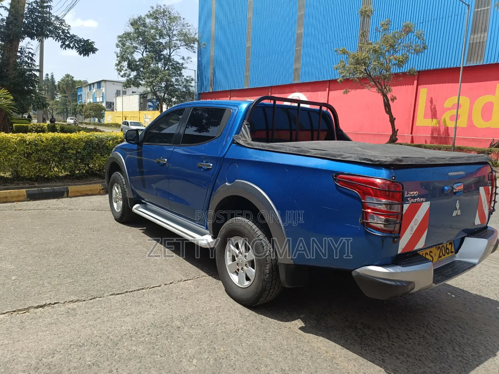 Mitsubishi L200 2018 Blue