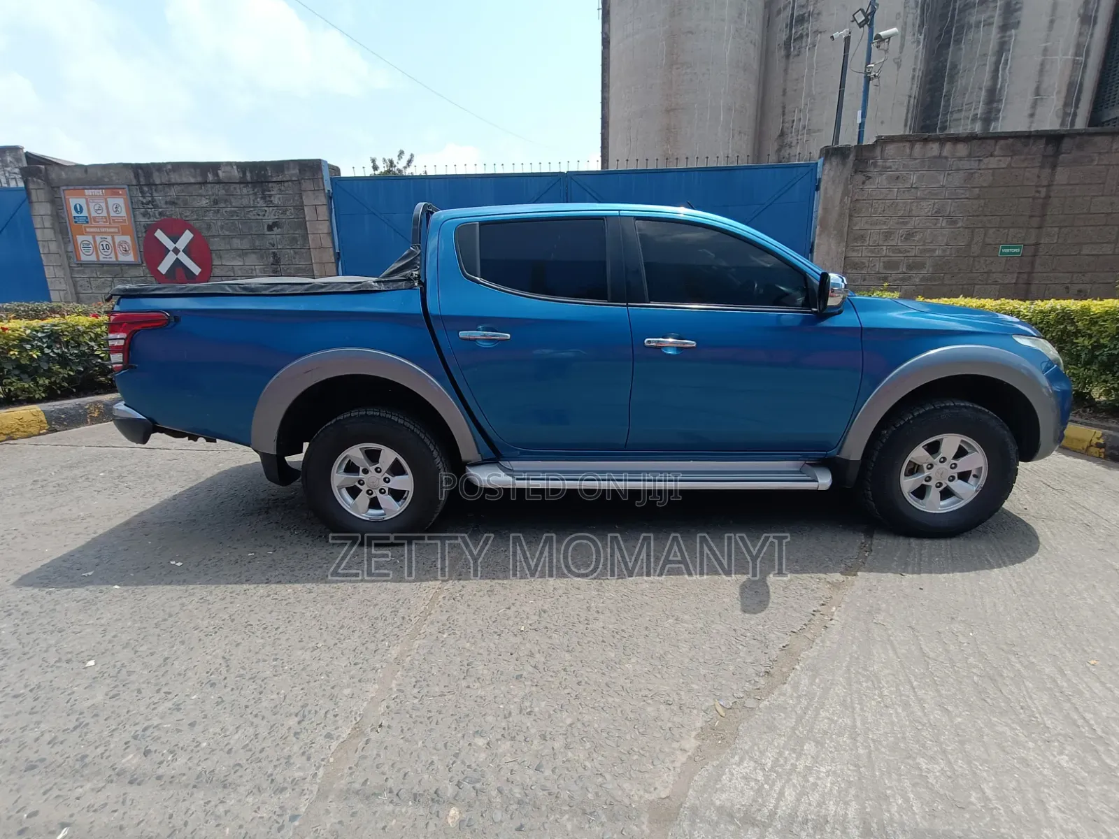 Mitsubishi L200 2018 Blue