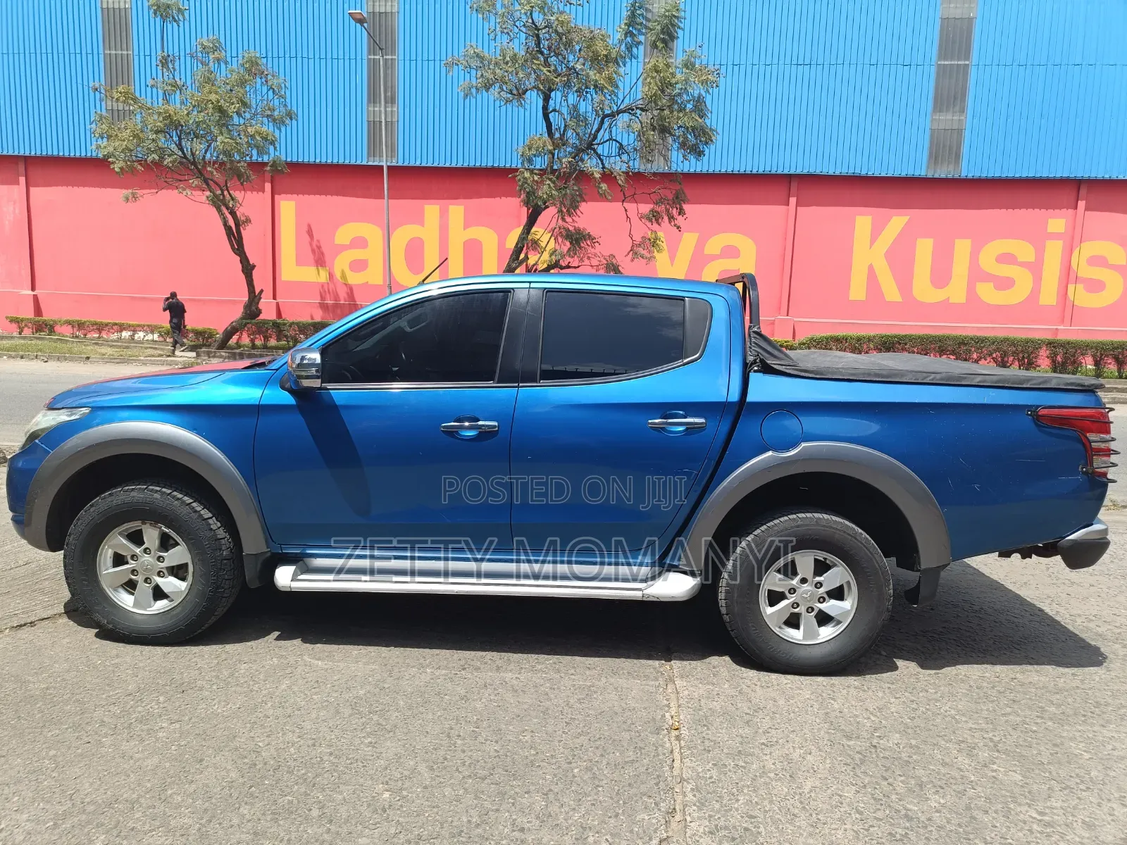 Mitsubishi L200 2018 Blue