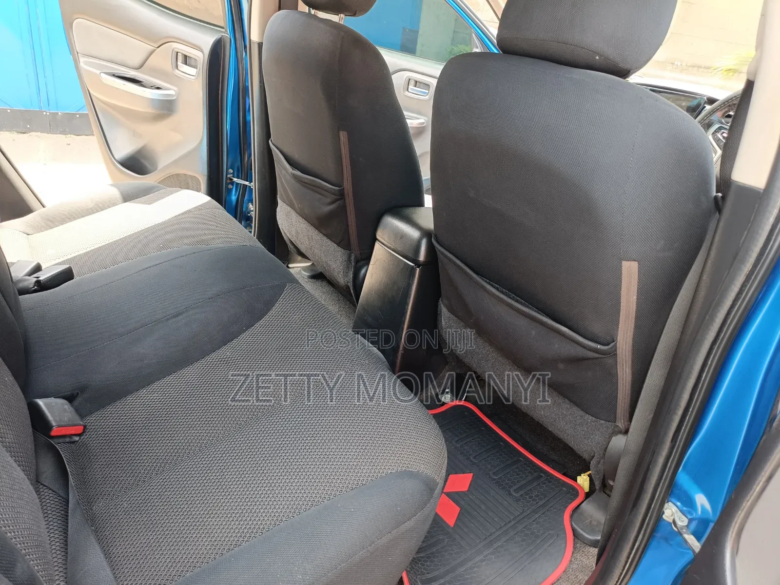 Mitsubishi L200 2018 Blue