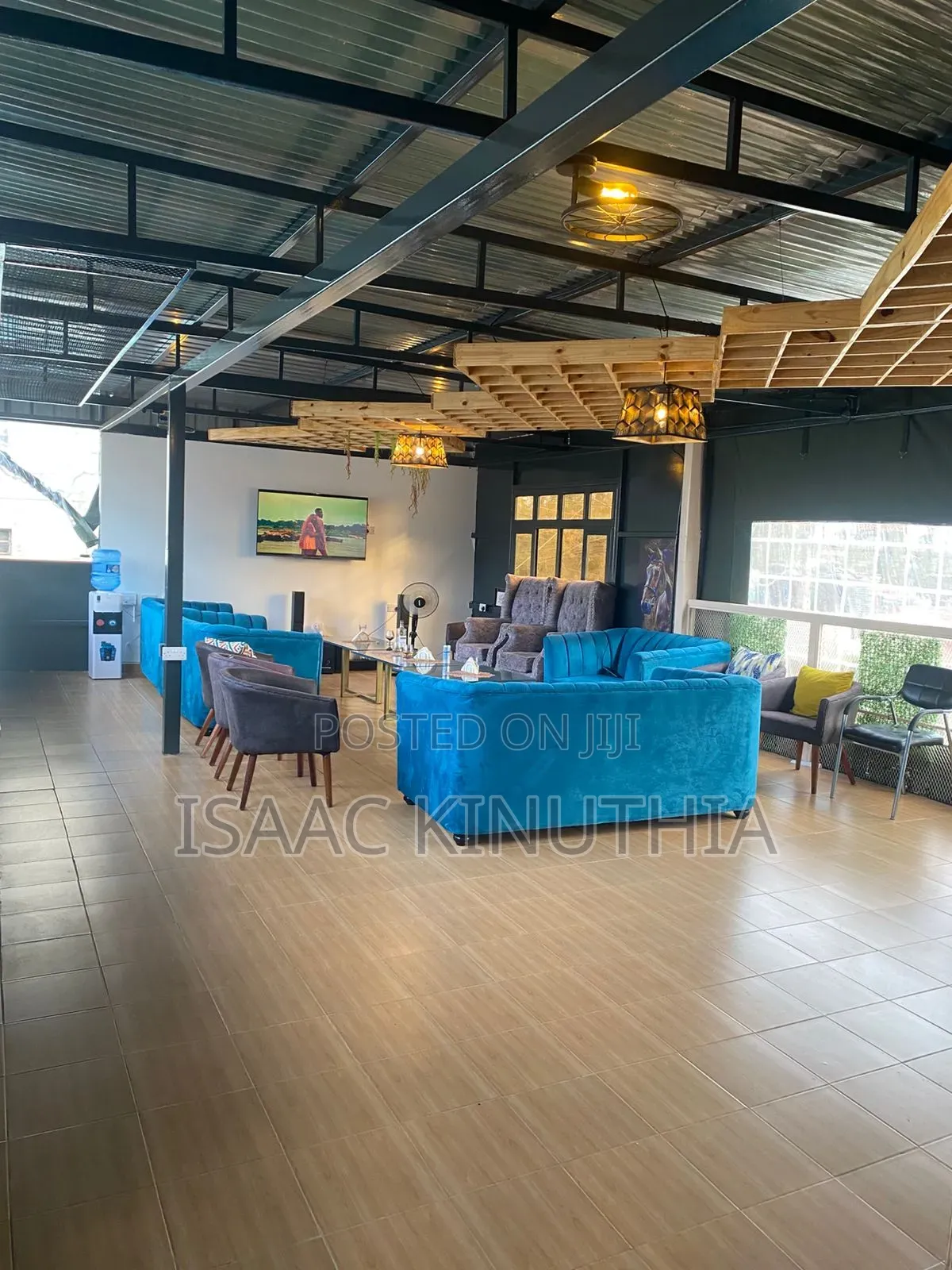 4 Bedrooms Airbnb in Kamakis