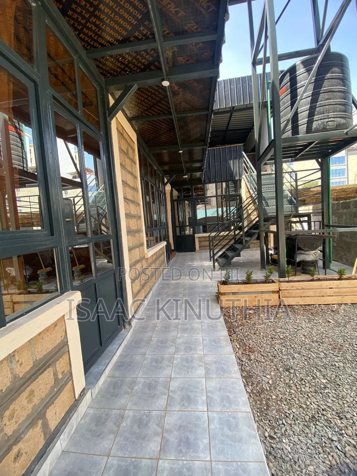 4 Bedrooms Airbnb in Kamakis