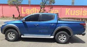 Mitsubishi L200 Double Cab 2.4 181hp 4WD 2018 Blue