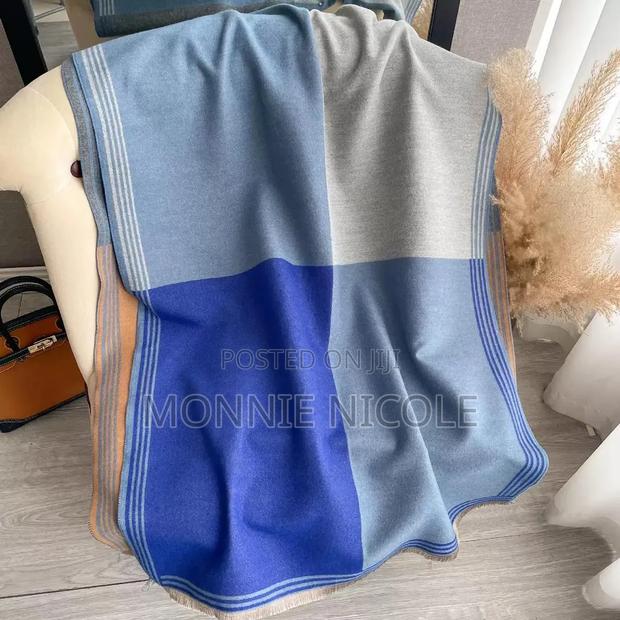 Solid Squared Cashmere Shawls - thumbnail 2