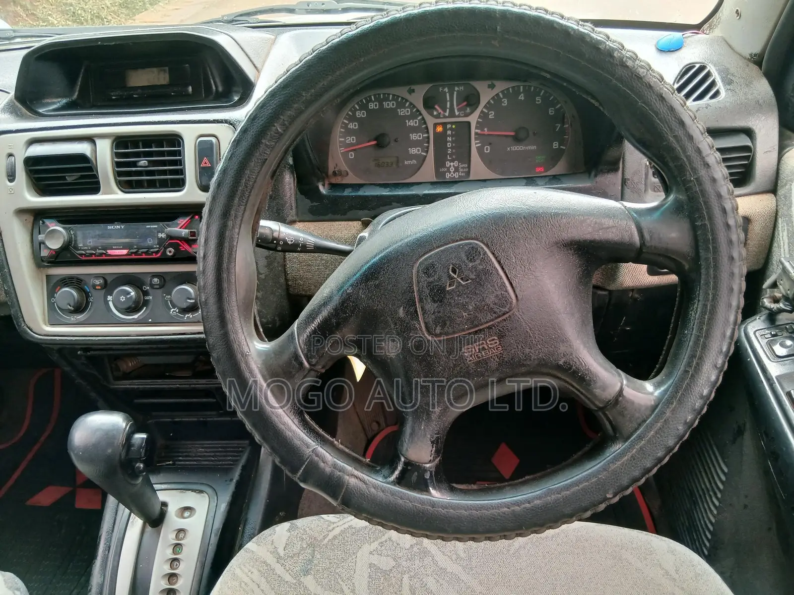 Mitsubishi Pajero 2000 Silver