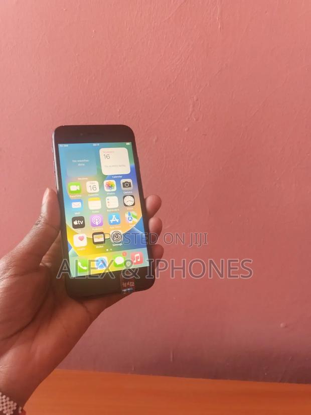 Apple iPhone 8 64 GB Black - thumbnail 2