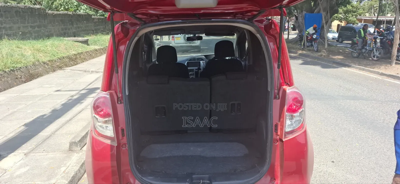 Toyota Ractis 2009 Red