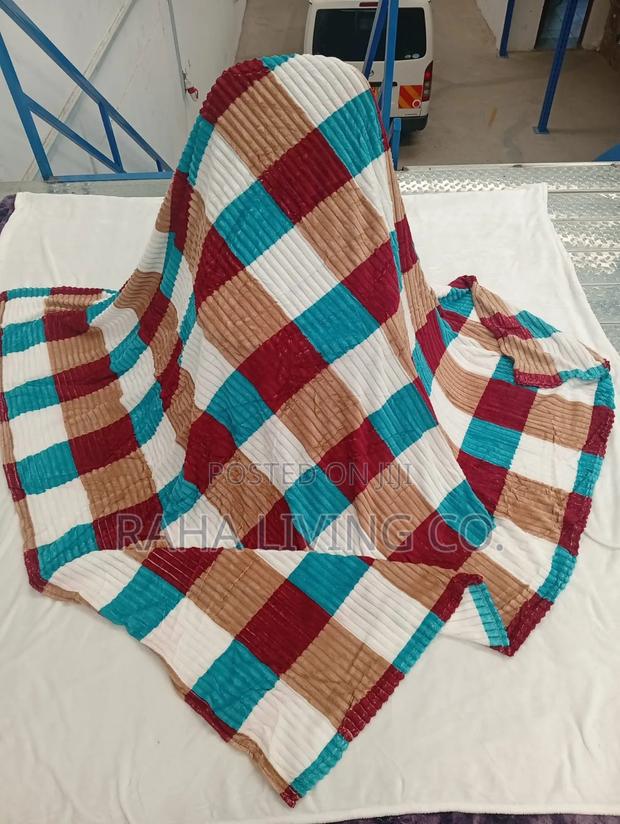 Sherman Checked Velvet Throw Blanket – Large Multipurpose Blanket - thumbnail 3