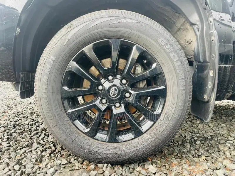 Toyota Land Cruiser Prado 2.8 2018 White