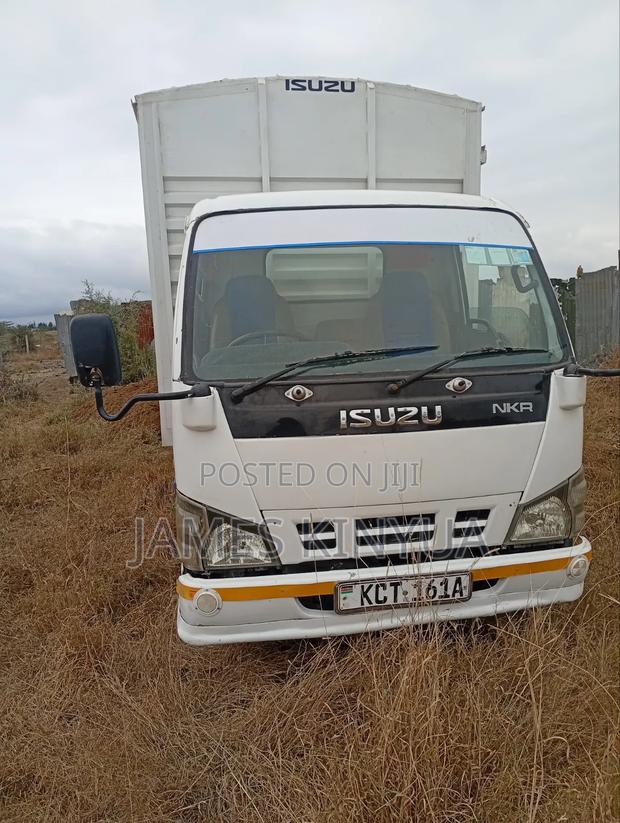Isuzu NKR Truck