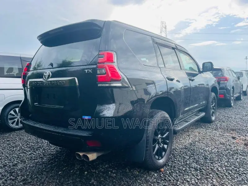 Toyota Land Cruiser Prado 2.7 2021 Black