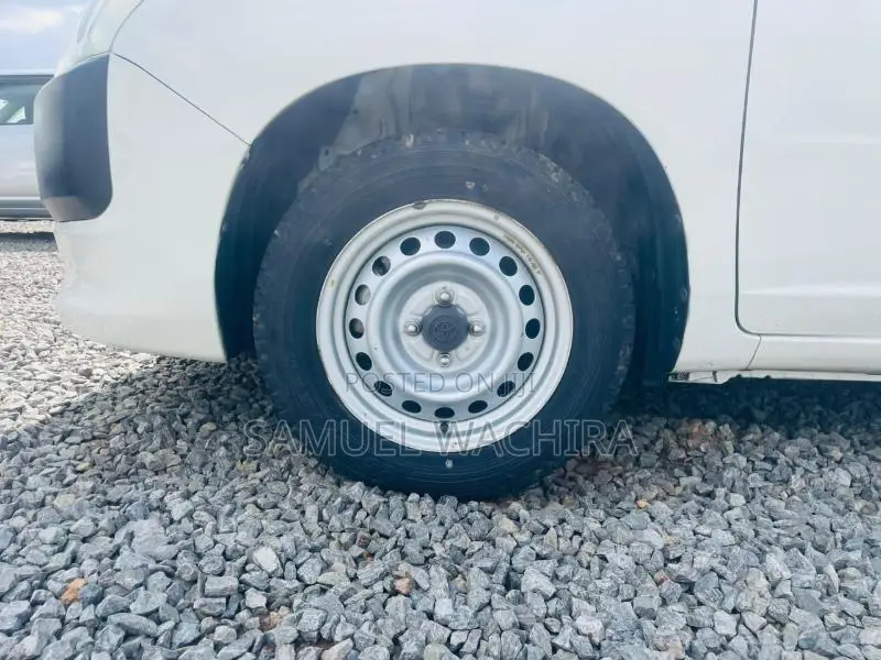 Toyota Probox 1.5 Hybrid DX 2019 White
