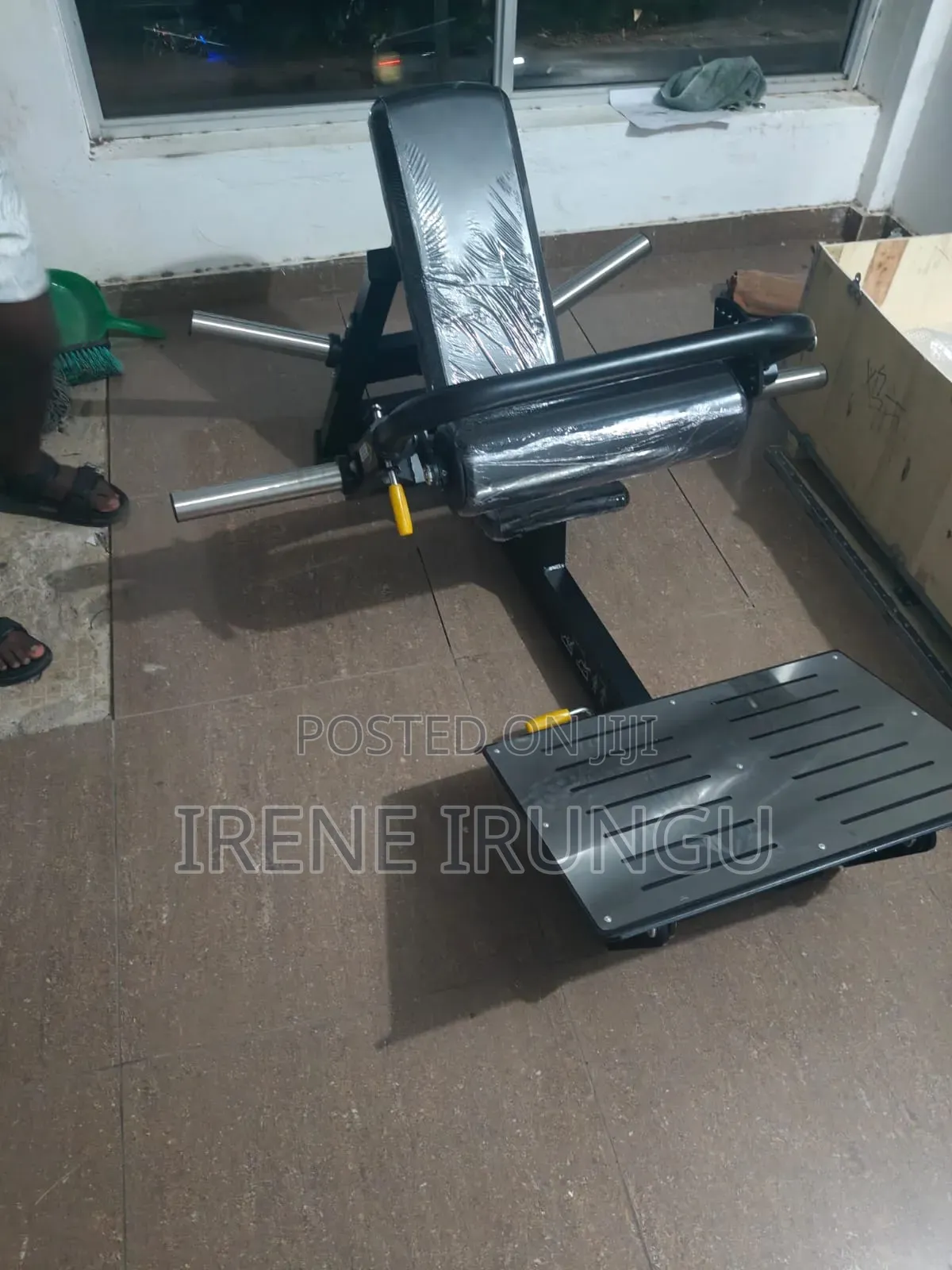 Hip Thrust Machine . Hip Exercise Machine