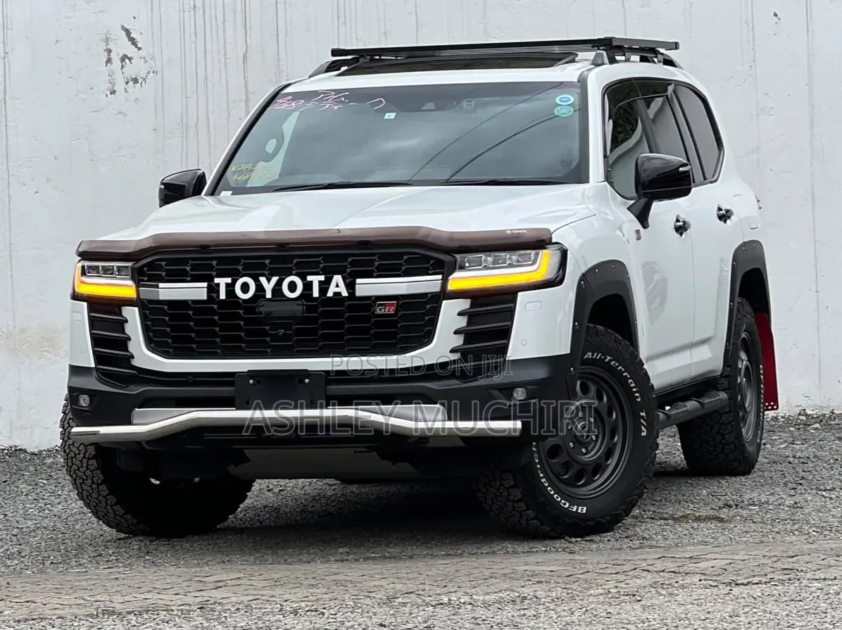 Toyota Land Cruiser 2023 White
