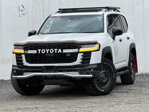 Toyota Land Cruiser 2023 White