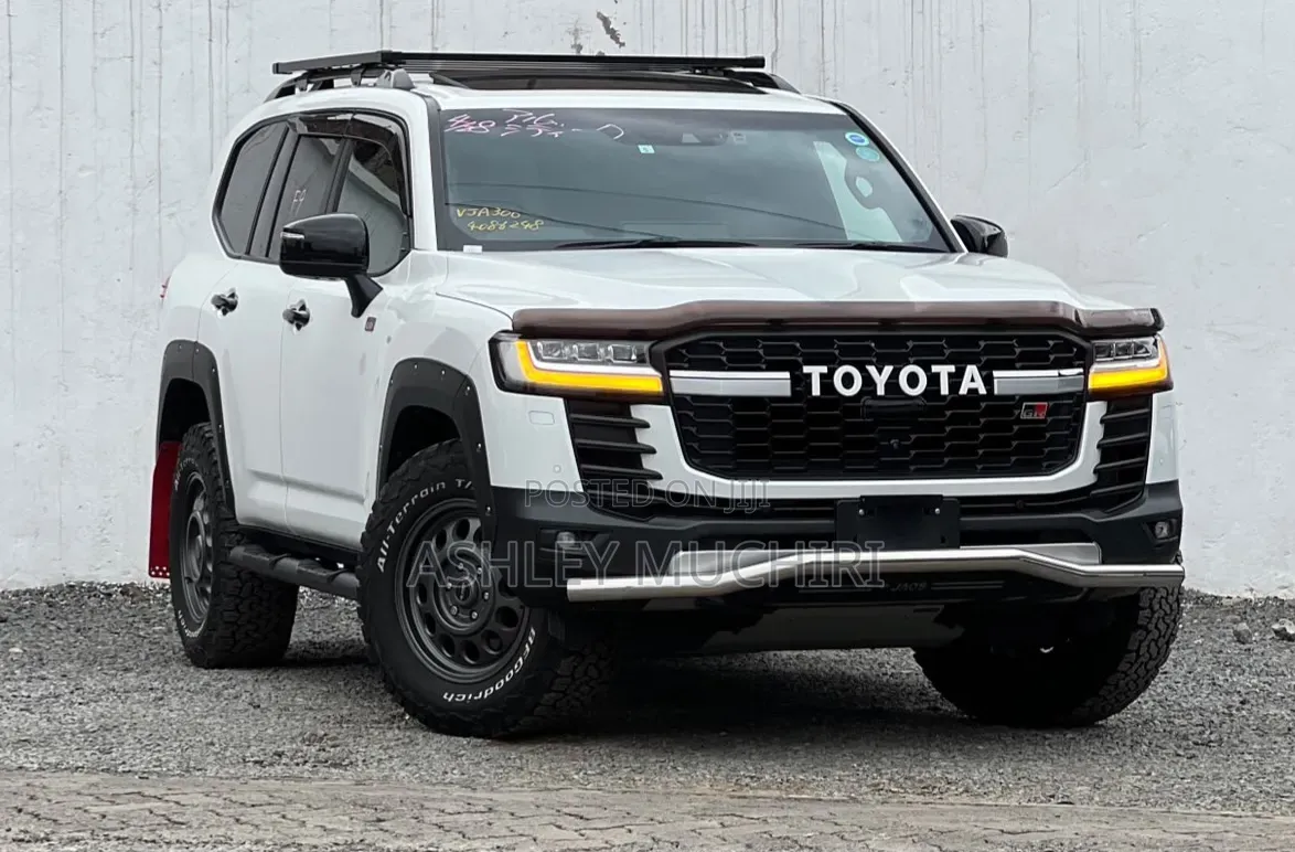 Toyota Land Cruiser 2023 White