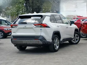 Toyota RAV4 2019 White