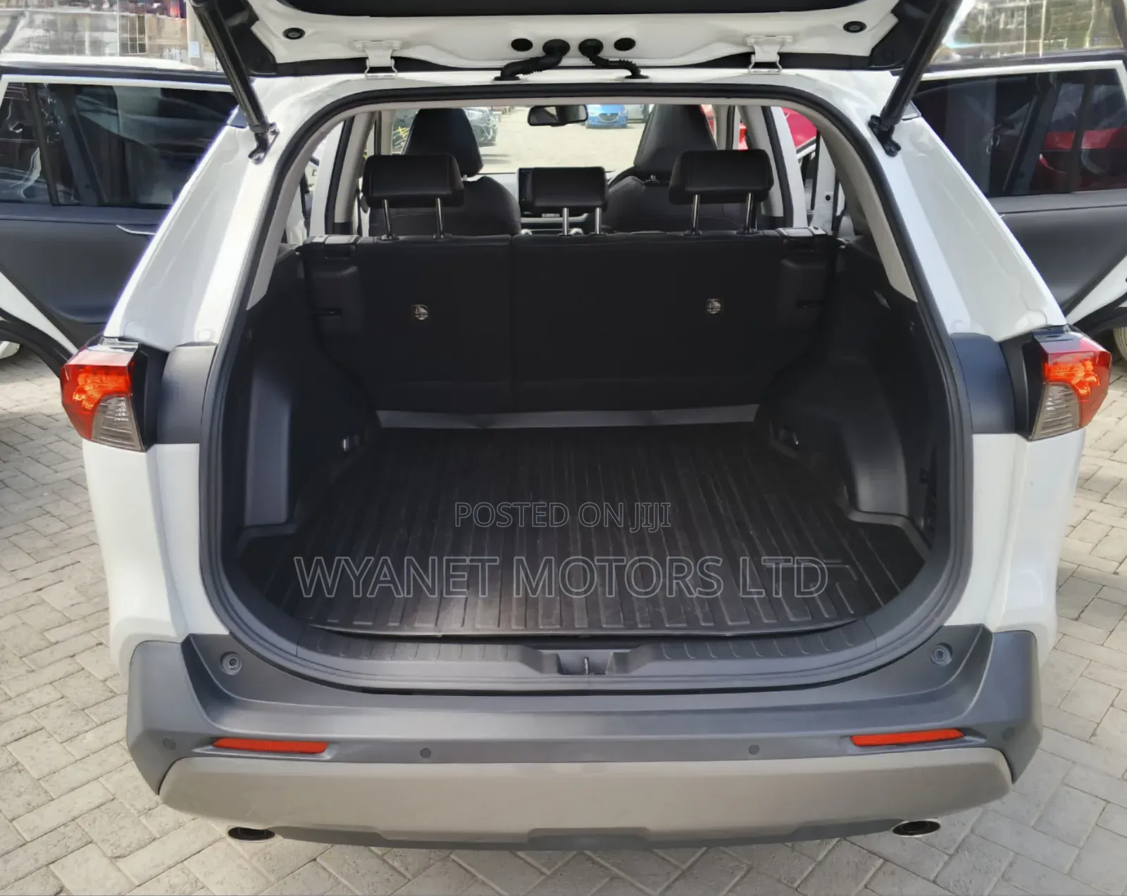Toyota RAV4 2019 White