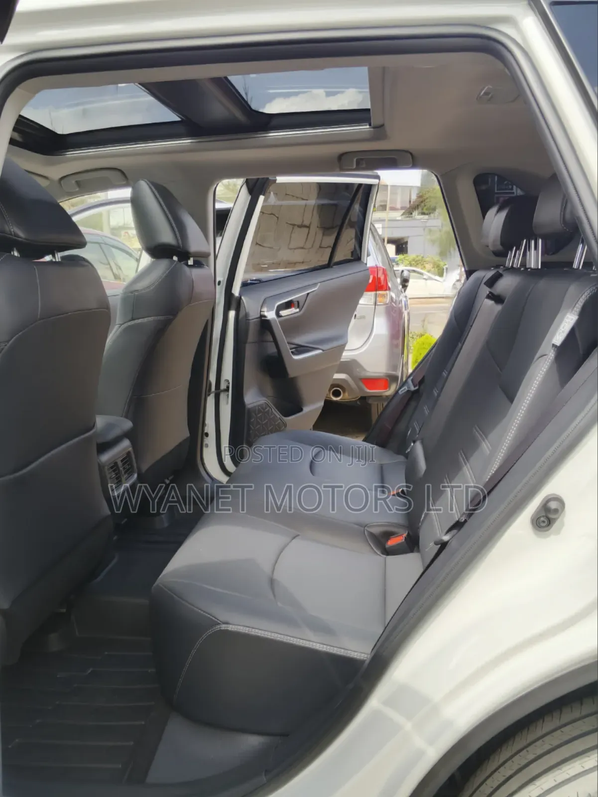Toyota RAV4 2019 White