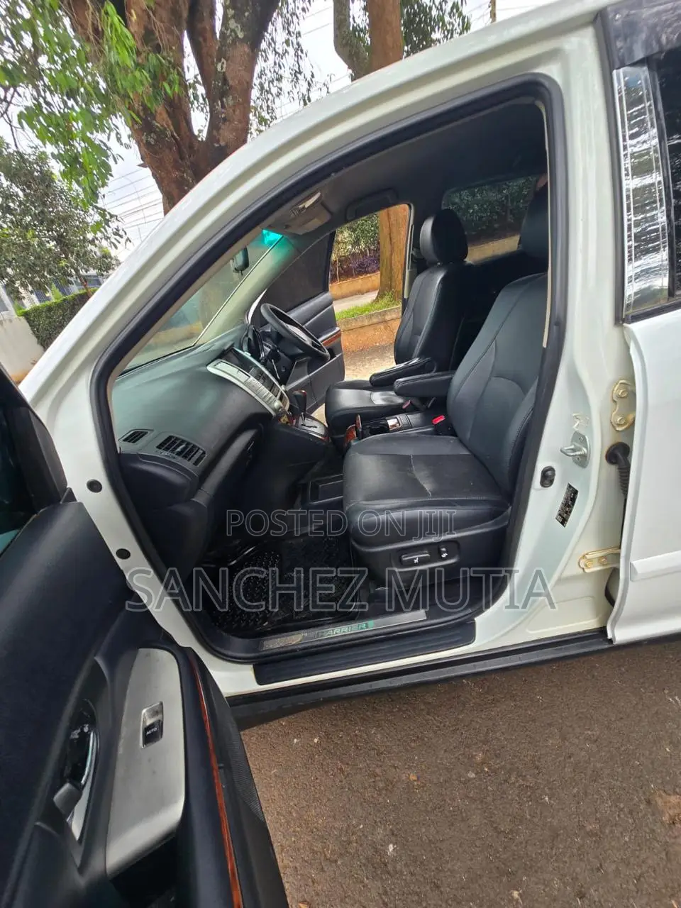 Toyota Harrier 2010 White
