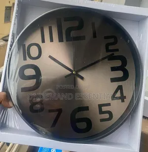 30cm Wall Clock With a Modern and Elegant Design