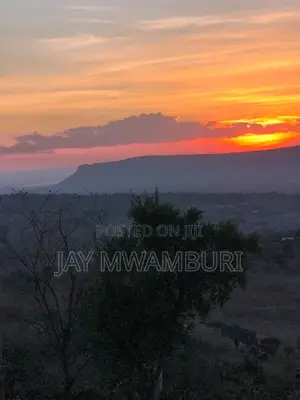 1/2 Acre Mua Hills