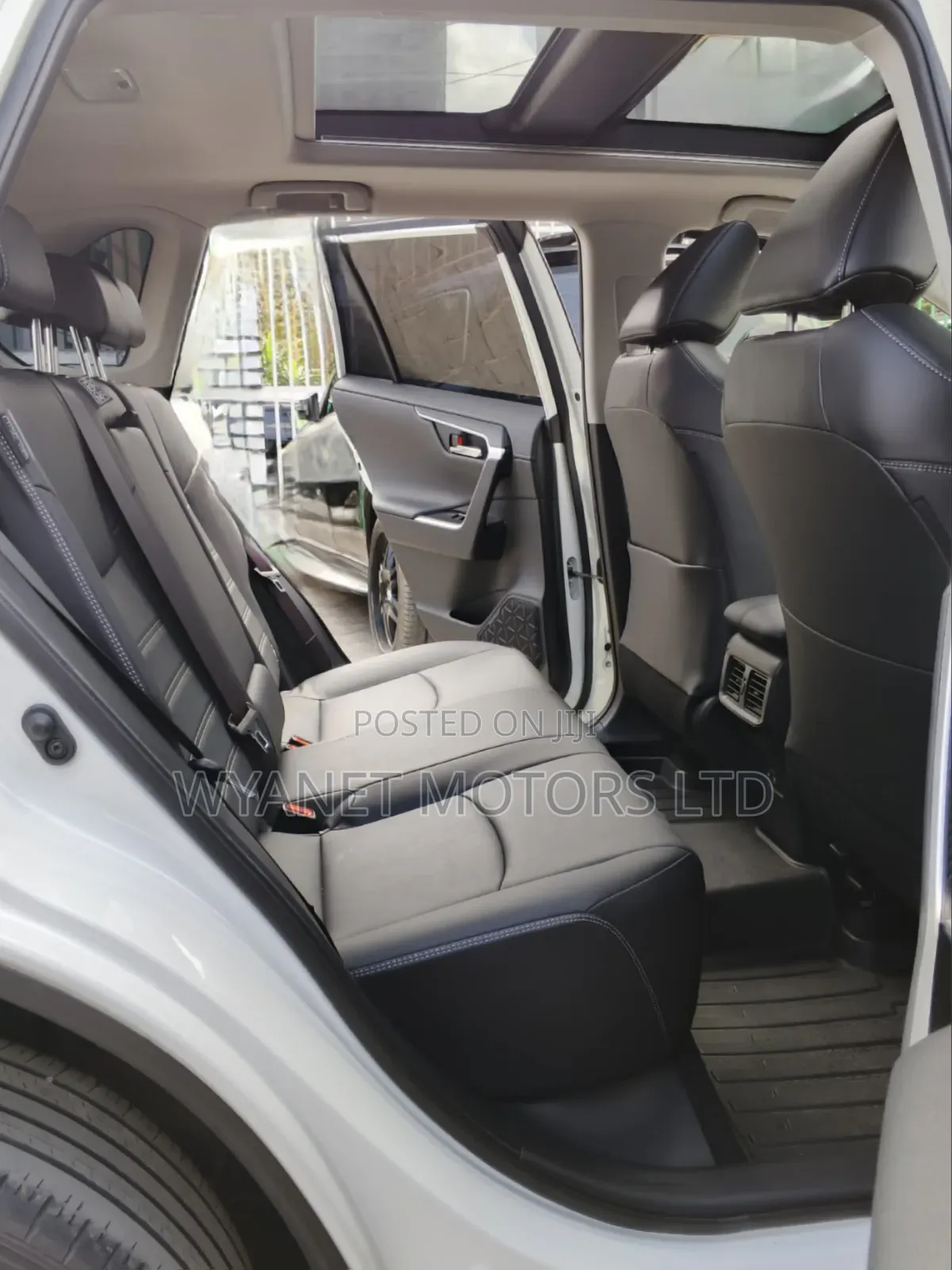 Toyota RAV4 2019 White