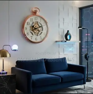 Modern and Distinctive Decorative Wall Clock, With Moving Gear